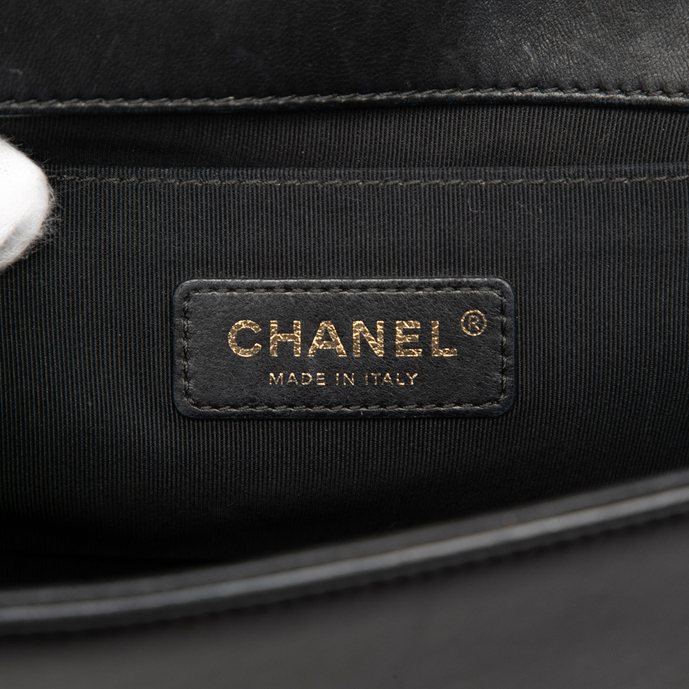 Pre-Loved Chanel Medium Quilted Lambskin Boy Flap - Picture 5 of 7